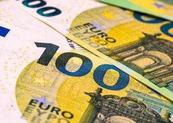 Salaires des assistantes : comment se situer en 2024 ?