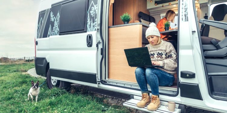 Van ou camping-car : vive le télétravail nomade !