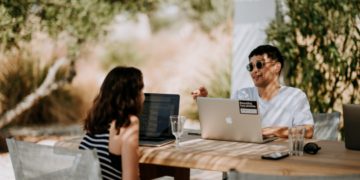 Le travail hybride en 2023 : état des lieux