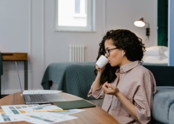 Télétravail et management : comment superviser sans étouffer ?
