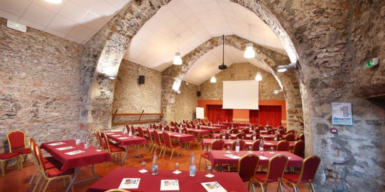 Domaine Saint Estève : quand le séminaire fait le pont