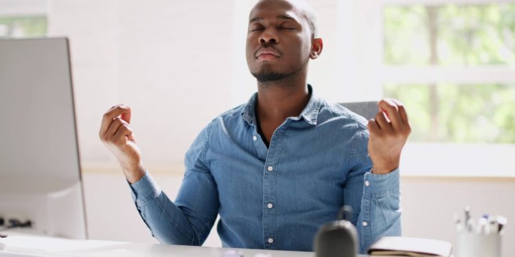 Mindfulness au bureau : gérer le stress et booster la productivité