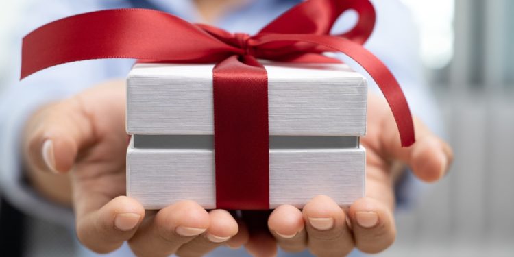 Les cadeaux d’affaires : des outils stratégiques qui font mouche !