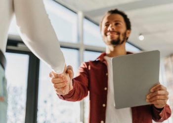 Comment créer un kit d’accueil pour les nouveaux collaborateurs ?